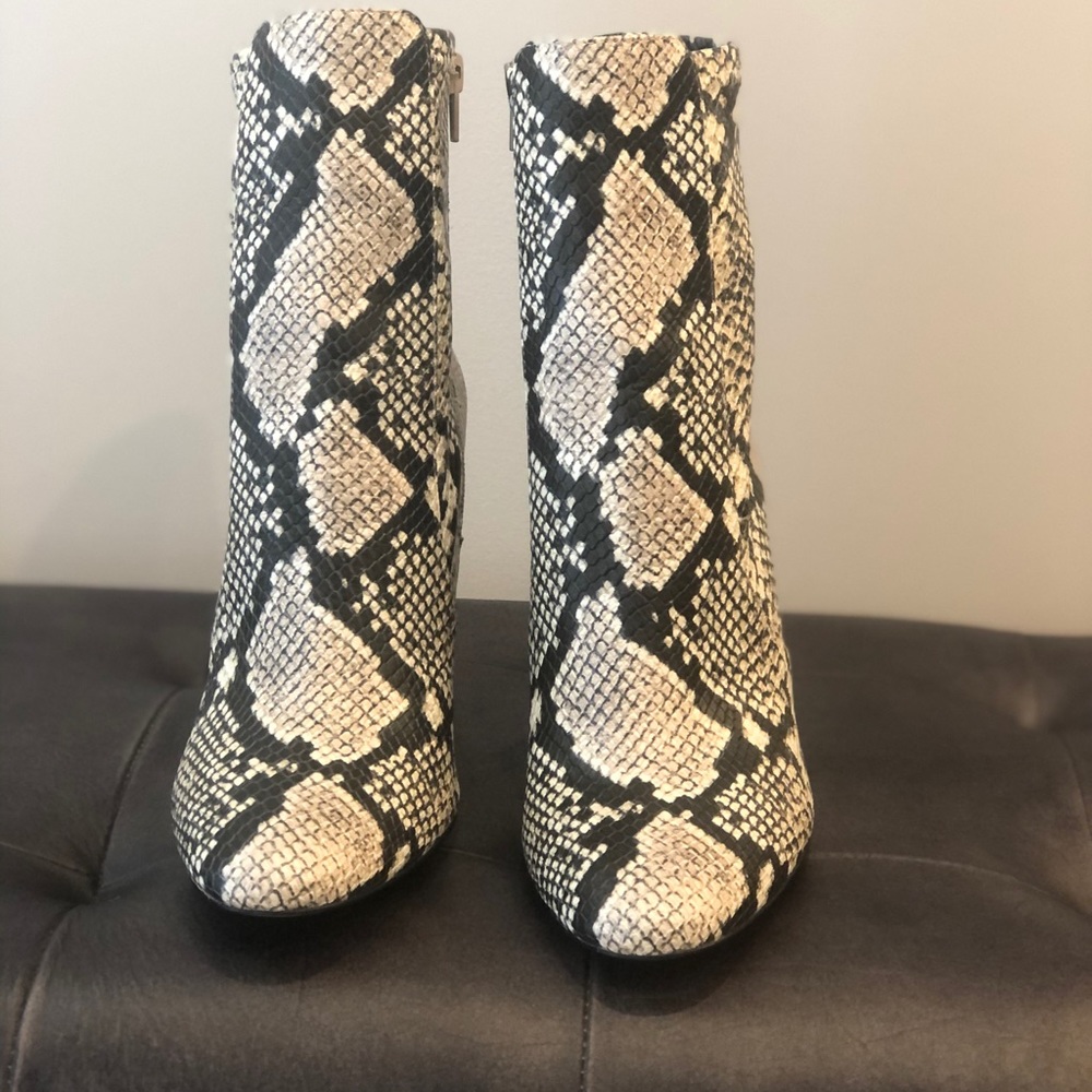 Snake Skin Print Booties - Picture 3 of 4